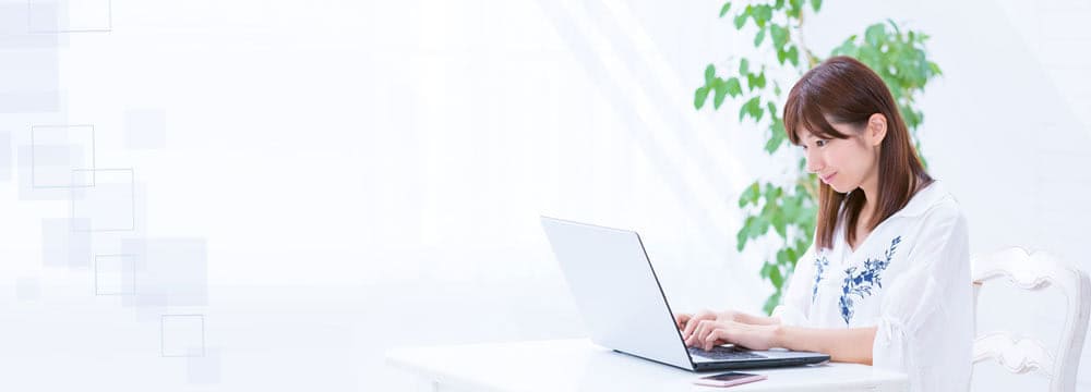 �����i�C�g���u�|������̊֌W�̑���Əo���f����